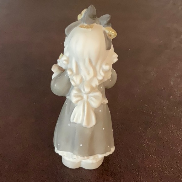 Kim Anderson Girl with Candles - Picture 2 of 3